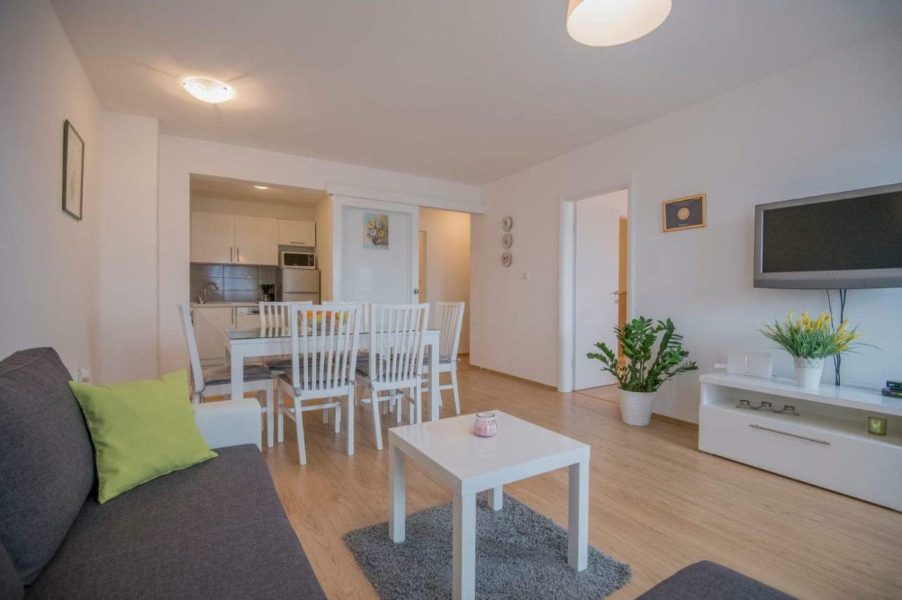 Apartment Petra Imotski Exteriör bild