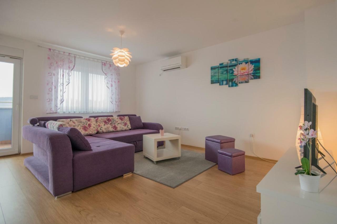 Apartment Petra Imotski Exteriör bild